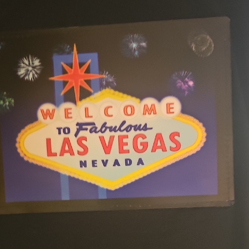 Source Unknown Black Las Vegas Graphic Tee - Picture 5 of 5